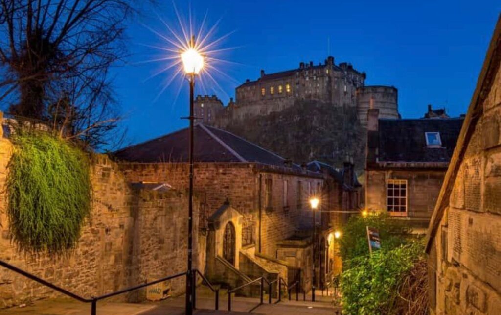 12 Hidden & Best Photo Spots in Edinburgh (Secret Instagram Locations 2026)
