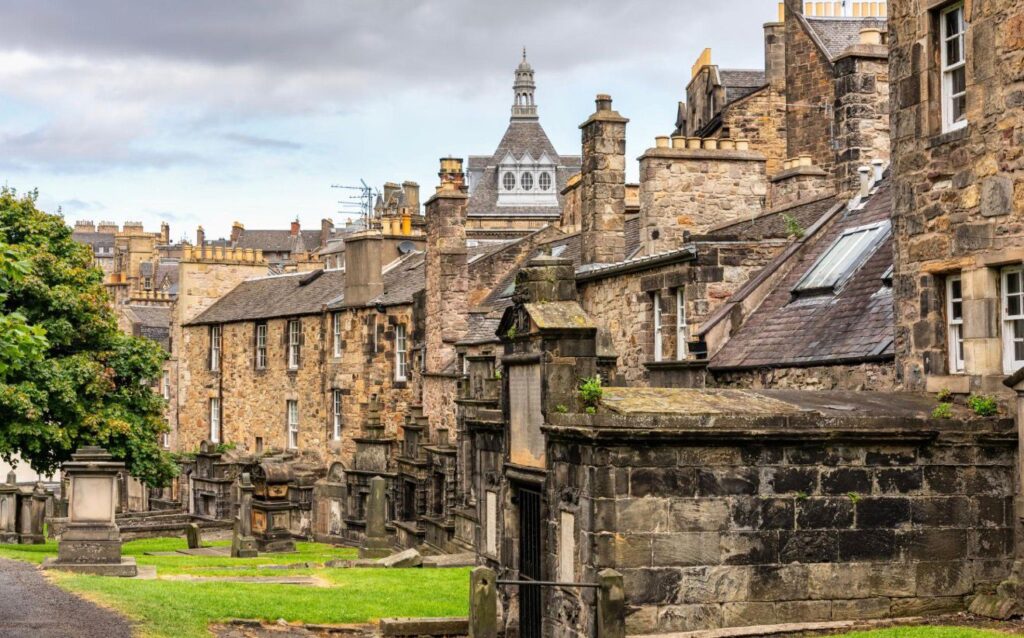 12 Hidden & Best Photo Spots in Edinburgh (Secret Instagram Locations 2026)
