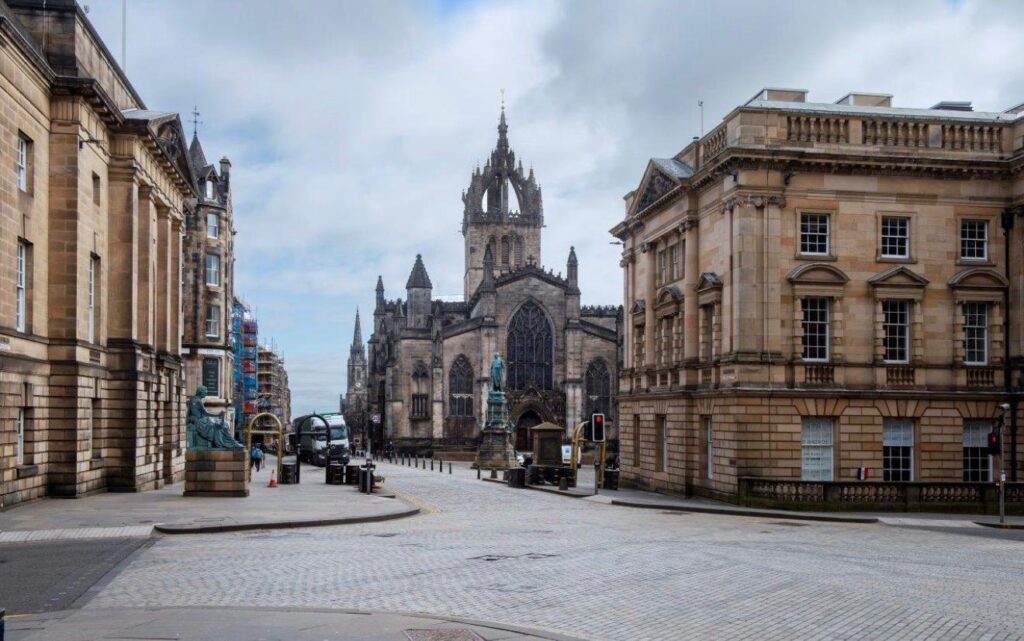 12 Hidden & Best Photo Spots in Edinburgh (Secret Instagram Locations 2026)