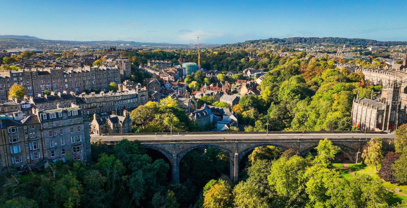 12 Hidden & Best Photo Spots in Edinburgh (Secret Instagram Locations 2026)